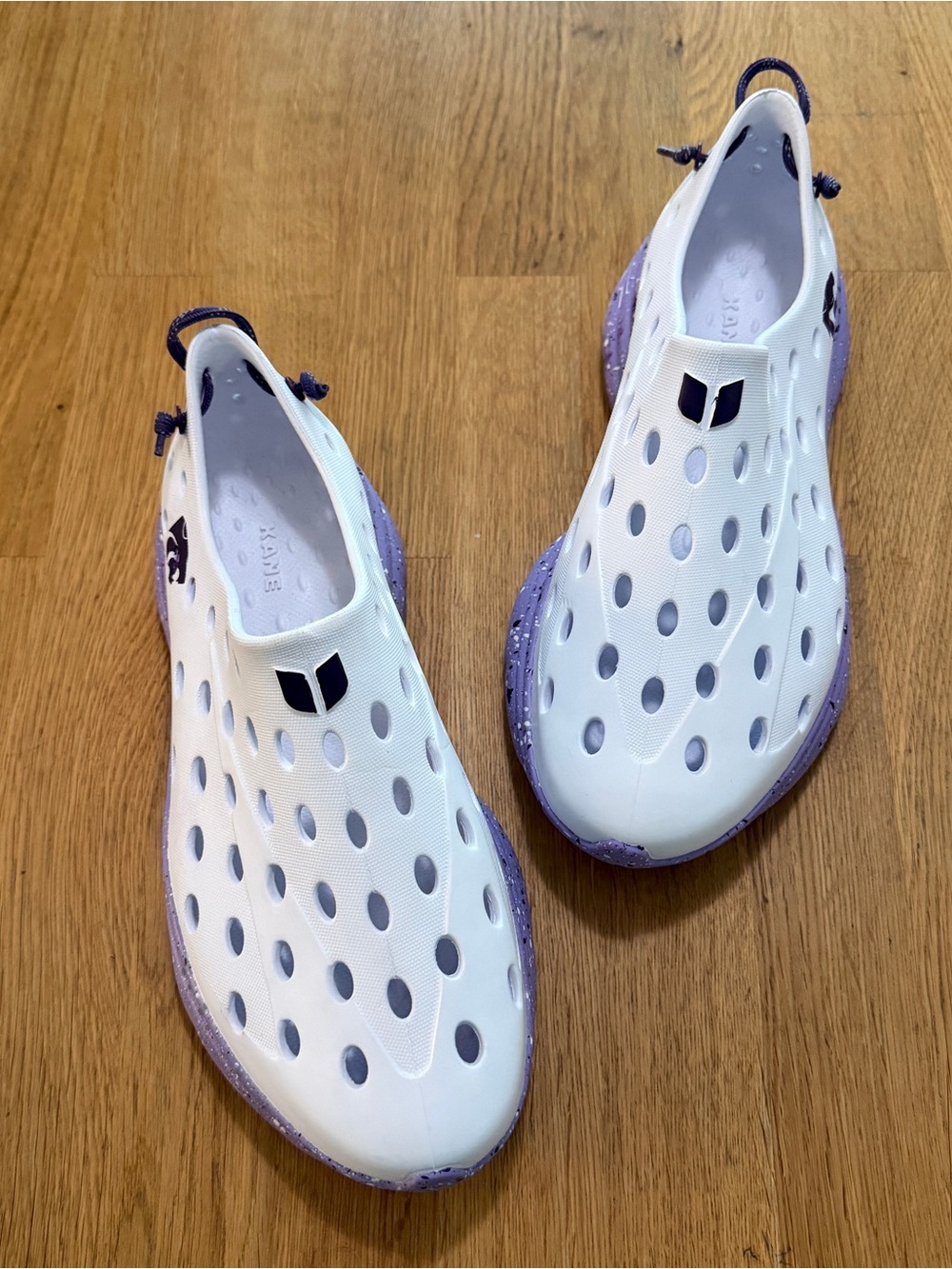 Kane Kansas State White Purple Revive Active Recovery Shoe Women's 10 Men's 8
